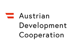 Englischsprachige Version des Logos der Austrian Development Cooperation (ADC)  Englisches Logo der Austrian Development Cooperation mit dem rot-weißen Republik-Symbol