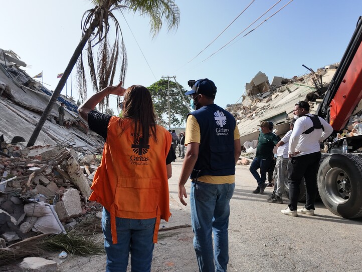 Caritas-Helfer*innen im Erdbebengebiet La Guaira