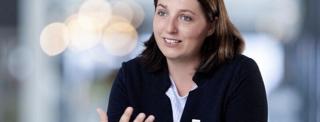 Caritas-Präsidentin Nora Tödtling-Musenbichler im Gespräch