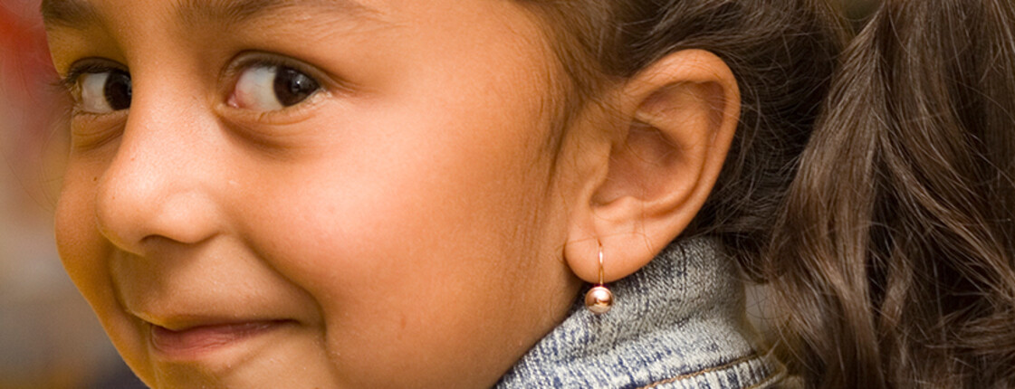 Portrait Mädchen mit Migrationshintergrund