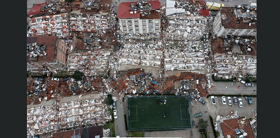 Sicht von oben auf die Trümmer des Erdbebens in der Türkei