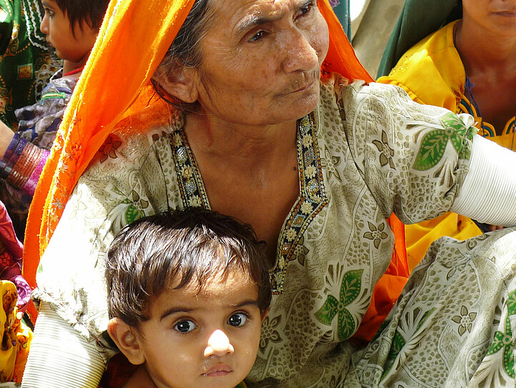 Pakistan Mutter mit Kind