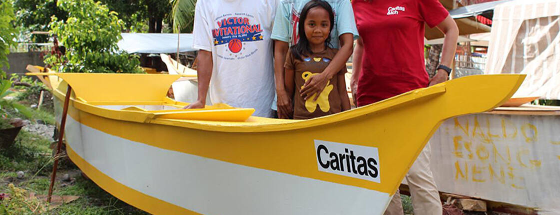 Caritas hilft mit Fischerbooten