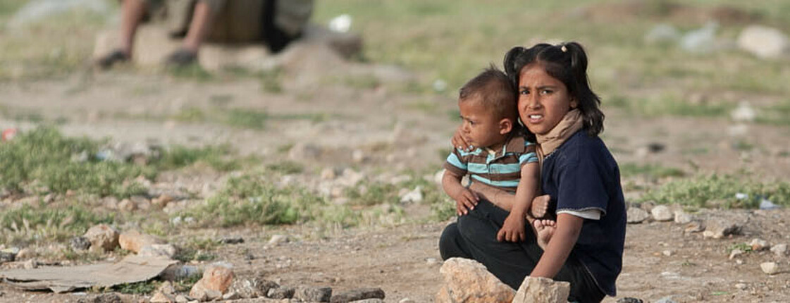 zwei Kinder im Feld in Libanon